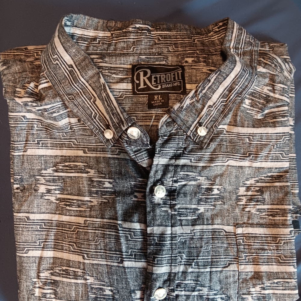 Retrofit Gray and White Men's Casual Shirt